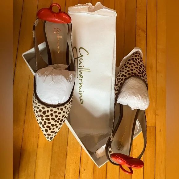 NIB! Beautiful Women's Leopard Print Slingback Shoes with Red hearts ❤️ - Picture 2 of 6